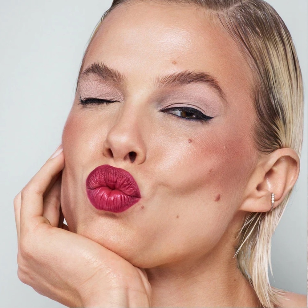 New R.E.B Beauty Practically Permanent Lip Stain Marker in Full Out.​​​